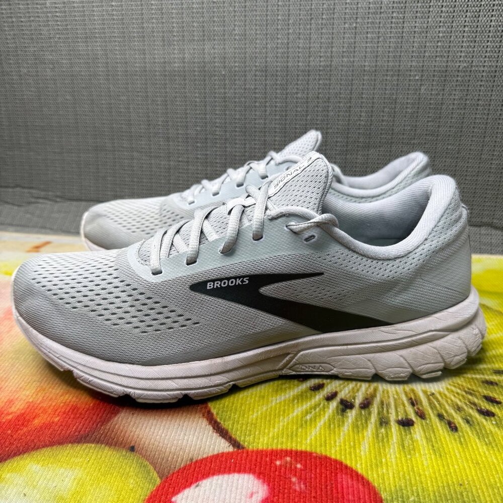 Brooks Signal 3 Womens Running Shoes Size 12 Gray